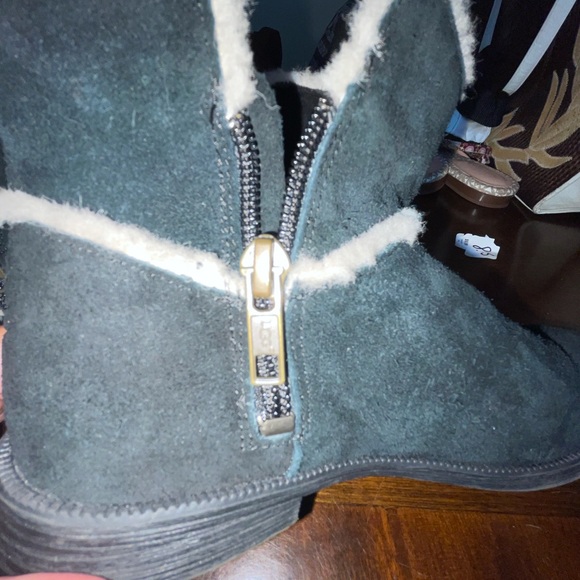 🔥🔥Ugg boots big kid size 3 - Picture 5 of 8